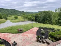 Breathtaking Country Paradise with Hot Tub  Where You Can Unplug in Nature