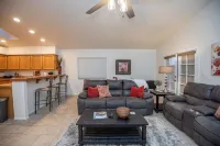 Beautiful Newly Furnished 3 Bed/2 Bath Home between Yuma & Foothills