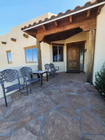 Luxury hilltop home with great views in the heart of wine country