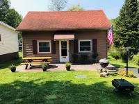 Beautiful Year-Round  Home on the South Shore of Hubbard Lake - 2성급