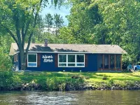 Charming cottage nestled on the banks of the Wis River for next family vacation
