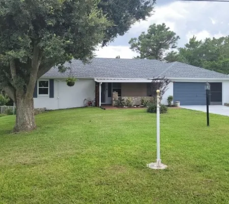 Minutes from the Water Sweet Vacation Home Sleeps 6 Close to Shops & Restaurants