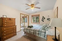 Fun Family Cabin in the Heart of the Lost Sierra w/ BBQ, Games and Tons of Space
