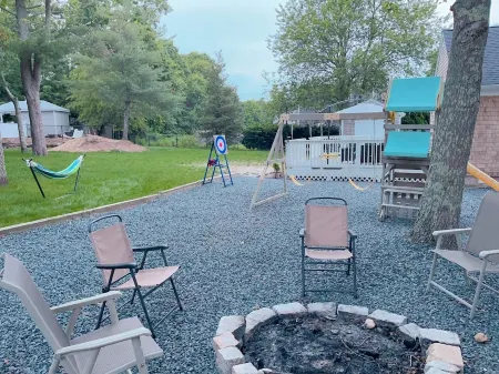 Tranquil Cape getaway 4BD 2BA with AC, Family and Pet Friendly!