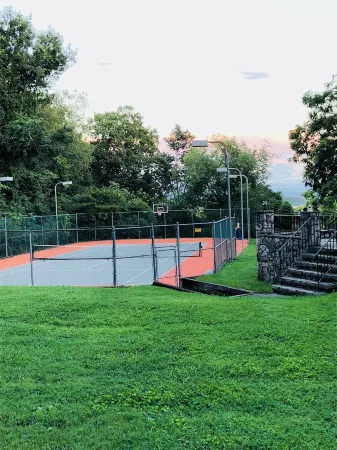 Walnut Grove Guest House; Mountain views