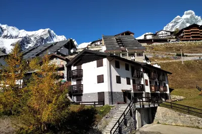 Ski chalet Cervinia Martino e Bassi ski-in-ski-out 6 persons sunny balcony wifi Hotels near NOL SKI