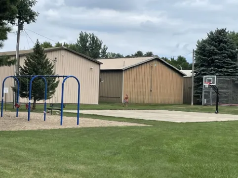 Millers Bay Hideaway Charmer 4 Blocks from Miller's Bay!