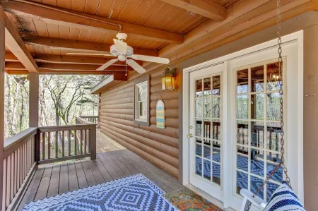 Charming Mountain Ridge View Cozy Cabin near FDR State Park and Callaway Gardens