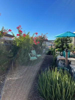 Lakeside 1 Bedroom Apt w/ living room, kitchenette and laundry