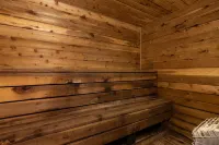 Tom's Big Sky Cabin - Close to the Gallatin River, hiking, and Yellowstone!