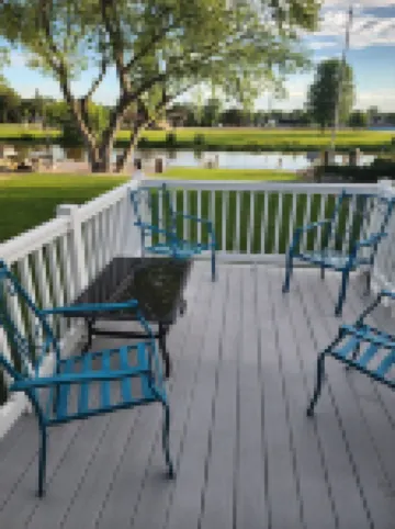 Charming 3+ bdrm 3 bath house in Oshkosh on Sawyer Creek & Fox River near EAA