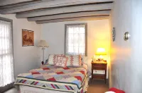 Beautiful Mountain Views, Beamed Ceilings, 2 Fireplaces