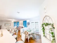 Spacious 4-bedroom house in charming Pflugerville/Round Rock with WiFi, AC