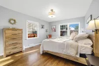 NEW spacious 4br 2ba Central Twin Falls Home SLEEPS 12