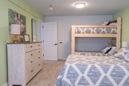 Vista Pointe of View - Tons of trails, near restaurants, lots of privacy