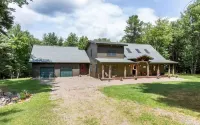 A breathtakingly pristine luxury cabin on 14 private acres Hotels in Kortright