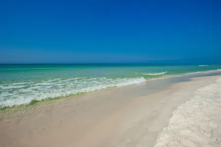 Welcome to the Beachcomber! Beautiful home in Cottage Retreat - steps to beach!