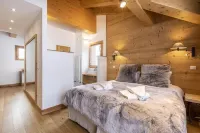 Duplex 200m², Full Services  , 5 Bedrooms, 5 Bathrooms / D, South Balcony and 3 Parking Spaces Hotels in Montvalezan