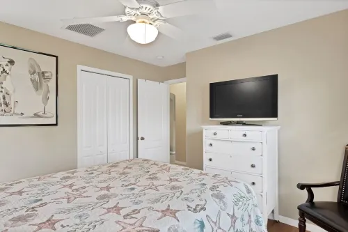 🍹🌞 Getaway Paradise! Heated Pool, TV Patio, Fenced, Wifi, Near Beaches!