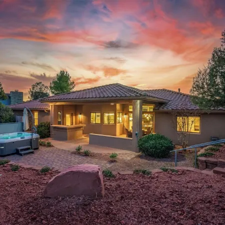 Carefree on the Rocks  - West Sedona location with a hot tub.