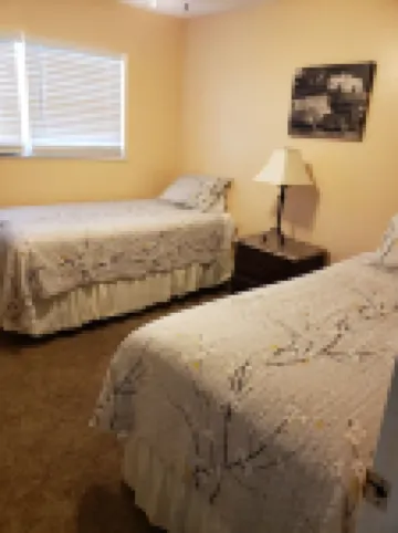 LAKE ACCESS & GREAT VIEWS! MINUTES TO THE WHITE RIVER!! 3 BR/2BA, 1500 sq. ft.