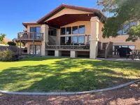 Rimview Lake Powell Home-Stunning views and a spacious family friendly home!