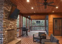 Luxury Cabin adjoining Robber's Cave State Park