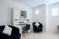 Charming North Naples Condo in Gated Community - 5 min from beach