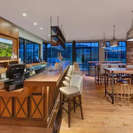 The Troubadour at Tapatio Springs Resort- Golf, Restaurant & Bar, Luxury stay