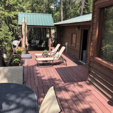 Big Mountain Treehouse!  Beautiful cabin home w/ SPECTACULAR views of Lake