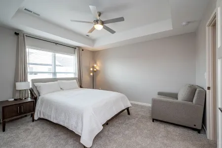 Built in 2021- close to UIHC and Shopping