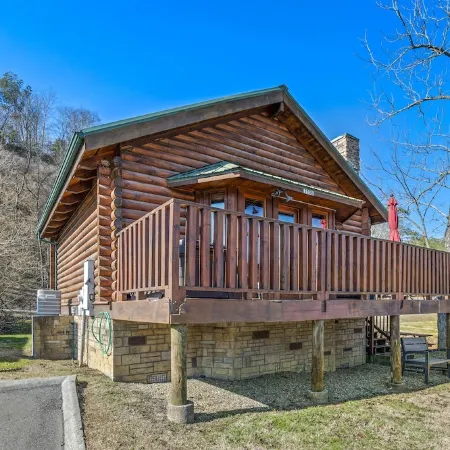 Spring Break Dates Open~Book 2025 Early~Smoky Mtn~Cozy Cabin close to everything
