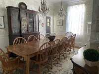 1.5 blocks to beach & mall! Dog friendly. Porches, yard, parking. AC. Sleeps 13. Hotel a Cape May