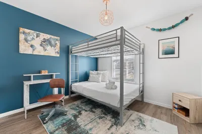 The Salty Breeze Beach House ~ 15 mins > Navarre & Pensacola Beach 쇼라인 파크 파빌리온 주변 호텔