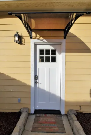 Sunshine Studio - Private apt and yard (eco, solar)