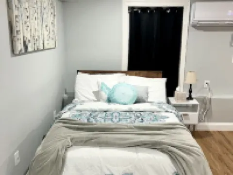 Cozy 2-Floor Apartment with Garage Access ウースターのホテル