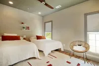 2 bedroom 2 bath Modern Luxury Townhome near Marshwalk Hotels near Wacca Wache Marina