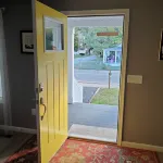 Private Retreat Bungalow-One Level, 2 blocks from Beach w/Porch & Deck