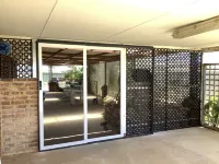 AliMac's Beach Shack   Leeman    Just 200mts from the beach & boat ramp Hotel a Leeman