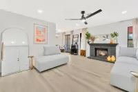Hidden Gem! 2 Bed 2 Bath - Close to the Strip & Allegiant Stadium