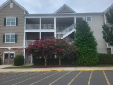 2 BR Condo with pool, Tennis,  Basketball courts, gym, & close to Rehoboth Beach