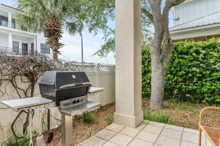 5 Min Walk to Private Beach - 2024 Remodel - Pool