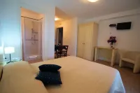 Comfort apartment with air conditioning, TV and washing machine in a quiet location