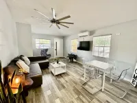 Cozy Home in Historic Zephyrhills. Hotels in Zephyrhills
