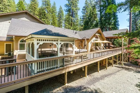 Luxury Home In Arnold With Tons of Privacy & Space