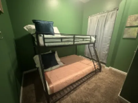 Charming 1920’s shotgun in southern Indiana, minutes from downtown Louisville