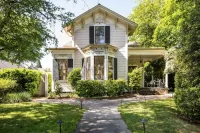 Elegant Victorian Walking Distance to Downtown Grass Valley - 3 tähden