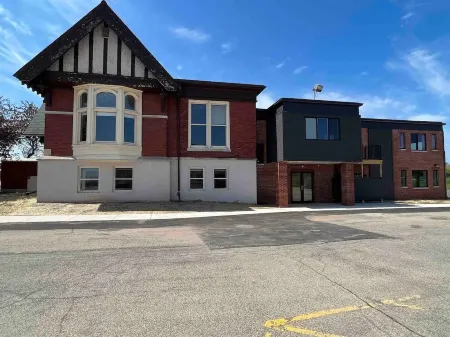 Modern Apartment in Carnegie Lofts--Pet Friendly!