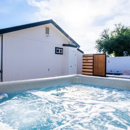 Casa del Sol: Chic Family Home with Heatable Private Pool & Guest House