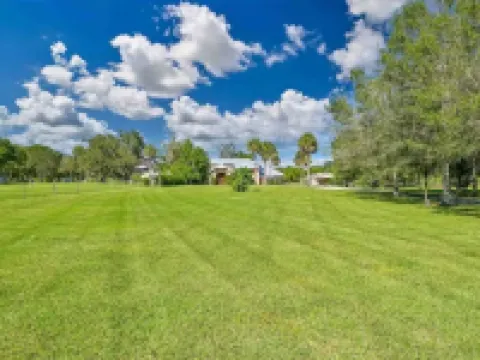 River Bank Hideaway, "Go With The Flow" RIVERFRONT 3 Acres- "Heated Pool/Spa" Hotels in Hendry County